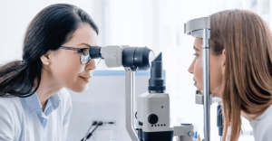 O que é Hipermetropia? A Dificuldade para Focar de Perto Explicada