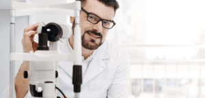 Cirurgia LASIK ou PRK? Guia Completo com Profissionais Experientes
