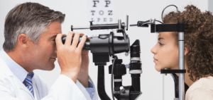 Cirurgia LASIK ou PRK? Guia Completo com Profissionais Experientes