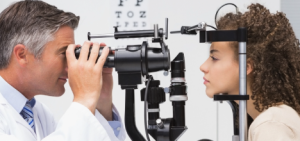 Sintomas de Catarata: 7 Sinais de que Sua Visão Está embaçada Pela Doença