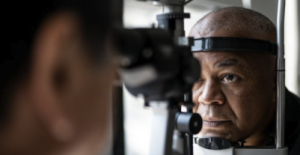 Sintomas de Catarata: 7 Sinais de que Sua Visão Está embaçada Pela Doença