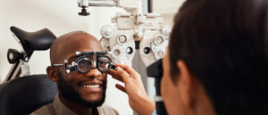 Óculos de Grau: Dicas para Escolher a Lente Perfeita (Antirreflexo, Blue Light, Fotossensível)